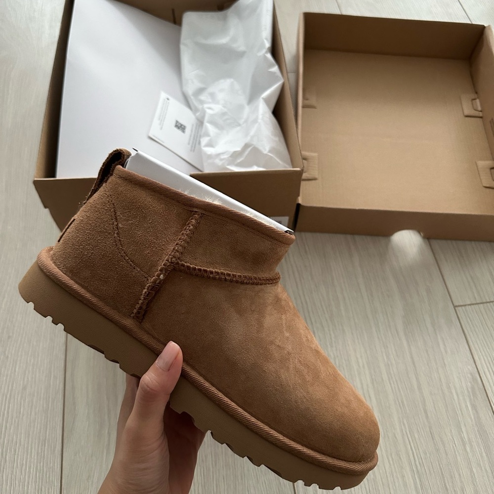 Uggs Ultra Mini in Chestnut